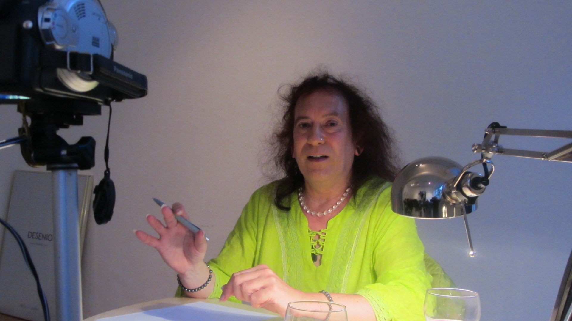 Chris Uray Muenchner Literaturbuero MLb Frau Extraterrestrische Weltraum Science Fiction Lesung 10. Mai 2019