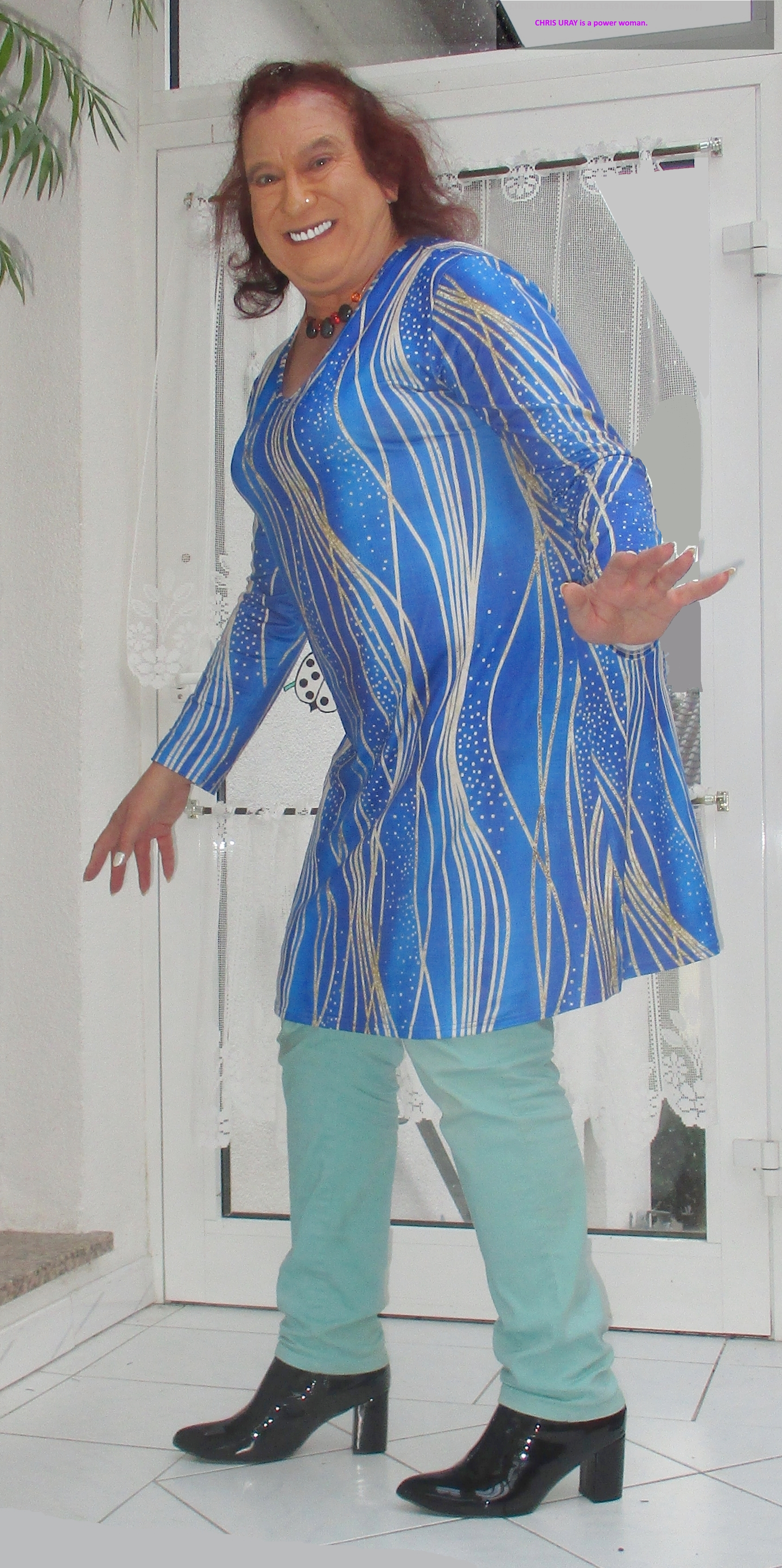 chris uray woman frau powerfrau licht meditation gelassenheit selbsterkenntnis durga amma lakshmi